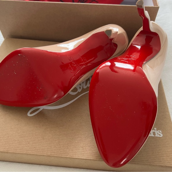 Christian Louboutin Round Toe Pump - Picture 3 of 4
